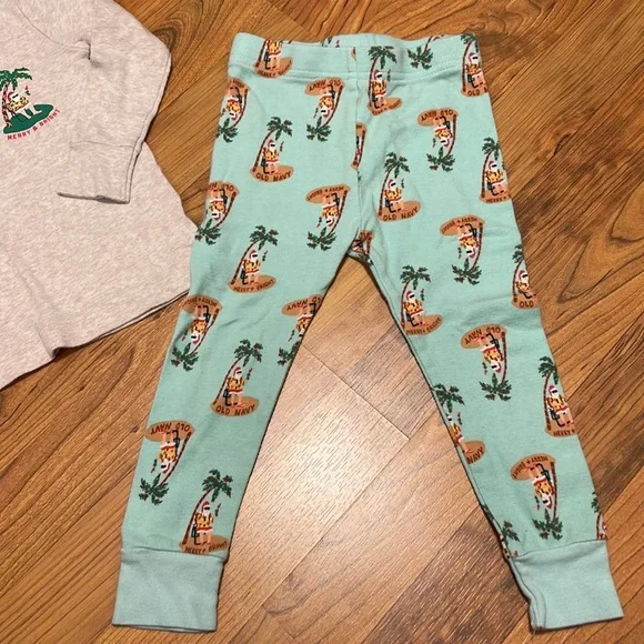 Old Navy Christmas Pajamas - Picture 3 of 7